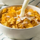Foto de cereal con leche