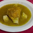 Foto de Pollo  en salsa verde con papas 