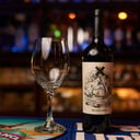 Foto de CORDERO CON PIEL DE LOBO (MALBEC)