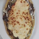 Foto de Huarache con pechuga gratinada