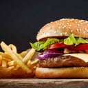 Foto de HAMBURGUESA DOBLE ( PAN , JAMON, QUESO , LECHUGA Y TOMATE.)