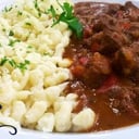 Foto de Goulash mit spaetzle