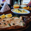 Foto de Boga al limón con alcaparras y papas a la crema 