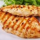 Foto de pollo grille a la plancha con guarnicion