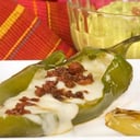 Foto de CHILES GÜEROS RELLENOS DE QUESO CON CHORIZO DE MALPASO