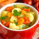 Foto de Consomé de verduras con pollo desmenuzado 