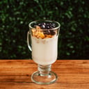 Foto de Yogurt con Granola (vaso de vidrio)