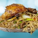 Foto de (COMBINADO TRIPLE) Arroz Chaufa de pollo + Tallarín Saltado de Carne + 1/4 de Pollo a la Brasa