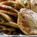 Foto de Gordita De Carne de Puerco Chile Negro
