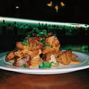 Foto de Papas con Cheddar, Panceta y Verdeo