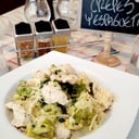 Foto de Pollo con Brócoli en salsa de queso