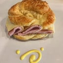 Foto de CROISSANT JAMÓN PAVO QUESO