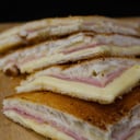 Foto de Sandwiche caliente jamón y muzzarella