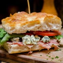 Foto de FOCACCIA PROSCIUTTO