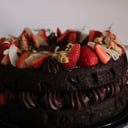 Foto de TORTA CHOCOLATE Y FRUTILLAS