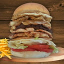 Foto de HAMBURGUESA TRIPLE ÑAMI ÑAMI + PAPAS FRITAS 