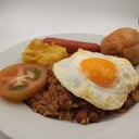 Foto de Combo Calentao de frijoles - con huevo chorizo de cerdo, papa amarilla y bebida / Calentao Combo - Includes Drink