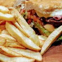 Foto de Lomito + papas fritas + Coca/Sprite lata x 310cc