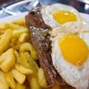 Foto de Lomito al plato + ensalada + Coca/Sprite lata x 310 cc.