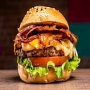 Foto de 4 Cheese & Bacon Burger