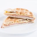Foto de Tostado arabe de jamón y queso