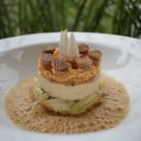 Foto de Chocha, puré de pallar con merken, cochayuyo suflado y salicornias