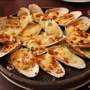 Foto de Machas a la parmesana y mini ensalada