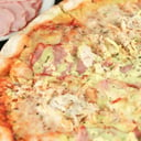 Foto de Pizza con pollo y jamon