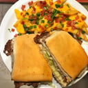 Foto de Lomo especial con adicional de cheddar, panceta y verdeo