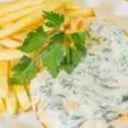 Foto de 807.- Pechuga de pollo grillé a la fugazzeta/ crema de verdeo/crema de mostaza c/fritas