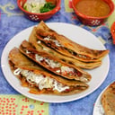 Foto de Quesadilla de tinga de pollo.