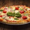 Foto de Pizza Napolitana Chica (1/2 Pizza)
