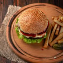 Foto de HAMBURGUESA CLÁSICA DE RES 
