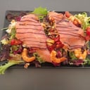 Foto de ENSALADA DE SALMON AHUMADO CON LANGOSTINOS