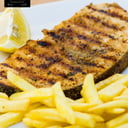 Foto de Emperador a la plancha con guarnición