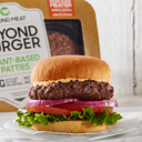 Foto de Vegana: Beyond Burger 100% vegana, lechuga, tomate, cebolla y pepinillo