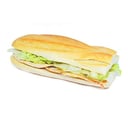 Foto de Pechuga de pollo empanada, lechuga, tomate y mayonesa