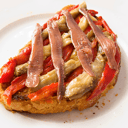 Foto de Tosta de escalivada con anchoas