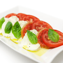 Foto de Caprese: Tomate natural, mozzarella y albahaca