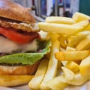 Foto de Completa con patatas fritas