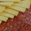 Foto de MEDIA RACION DE CHORIZO, SALCHICHON ,QUESO
