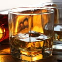 Foto de WHISKY SOLO O CON HIELO ( CUTTY SARK, JB, DYC 8 , BALLANTINES)