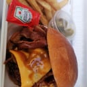 Foto de BBQ chicken sandwich con Papas