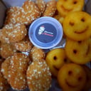 Foto de Caritas de Papas y Nuggets