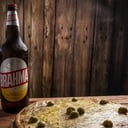 Foto de Pizza Muzzarella + Cerveza 1 litro
