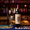 Foto de OTRO LOCO MÁS (MALBEC)