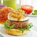 Foto de Hamburguesa de Retinto con cebolla caramelizada y crema de queso payoyo
