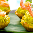 Foto de CANOA DE AGUACATE CON CAMARONES