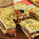 Foto de FOCACCIA con jamón crudo y queso
