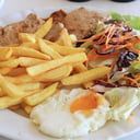Foto de Patatas, Huevo, Ensalada, Cachopo